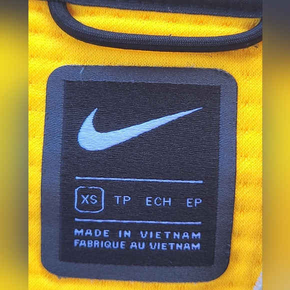 Nike Women's Tan and Yellow Ready Tech Full Zip Crop Hooded Jacket - Size XS - Picture 3 of 7